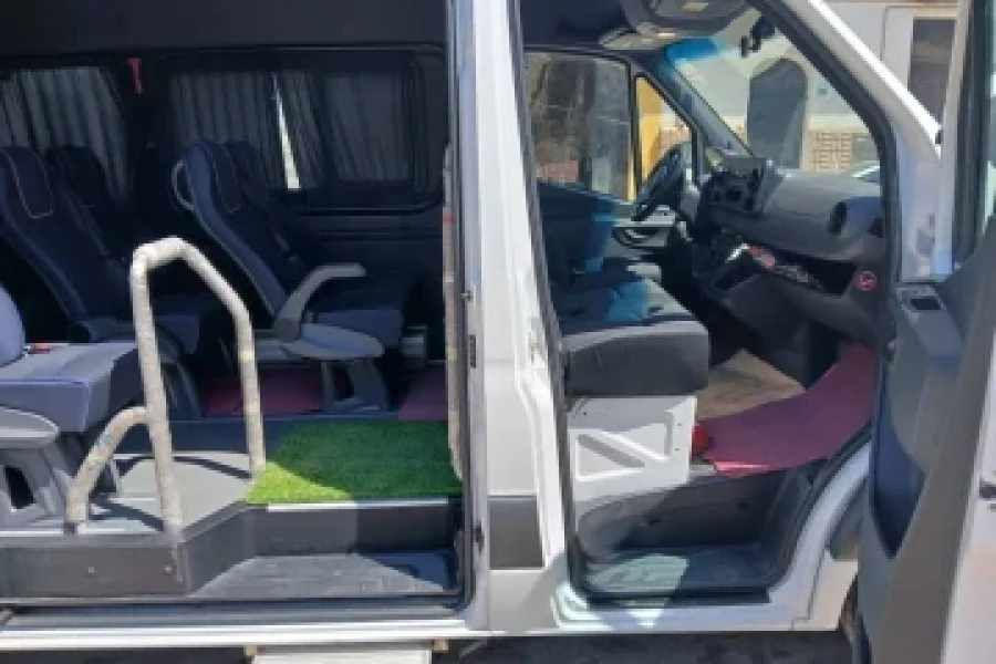 BUS MERCEDES SPRINTER 14 PLACES